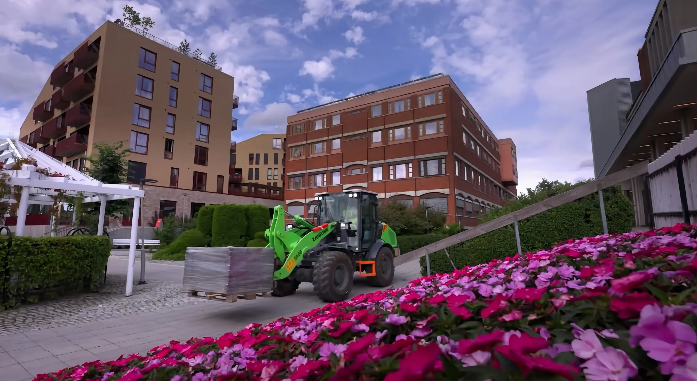 LiuGong Launches E-Intelligence Brand, Redefining Green Construction Machinery Through Full-Lifecycle Value