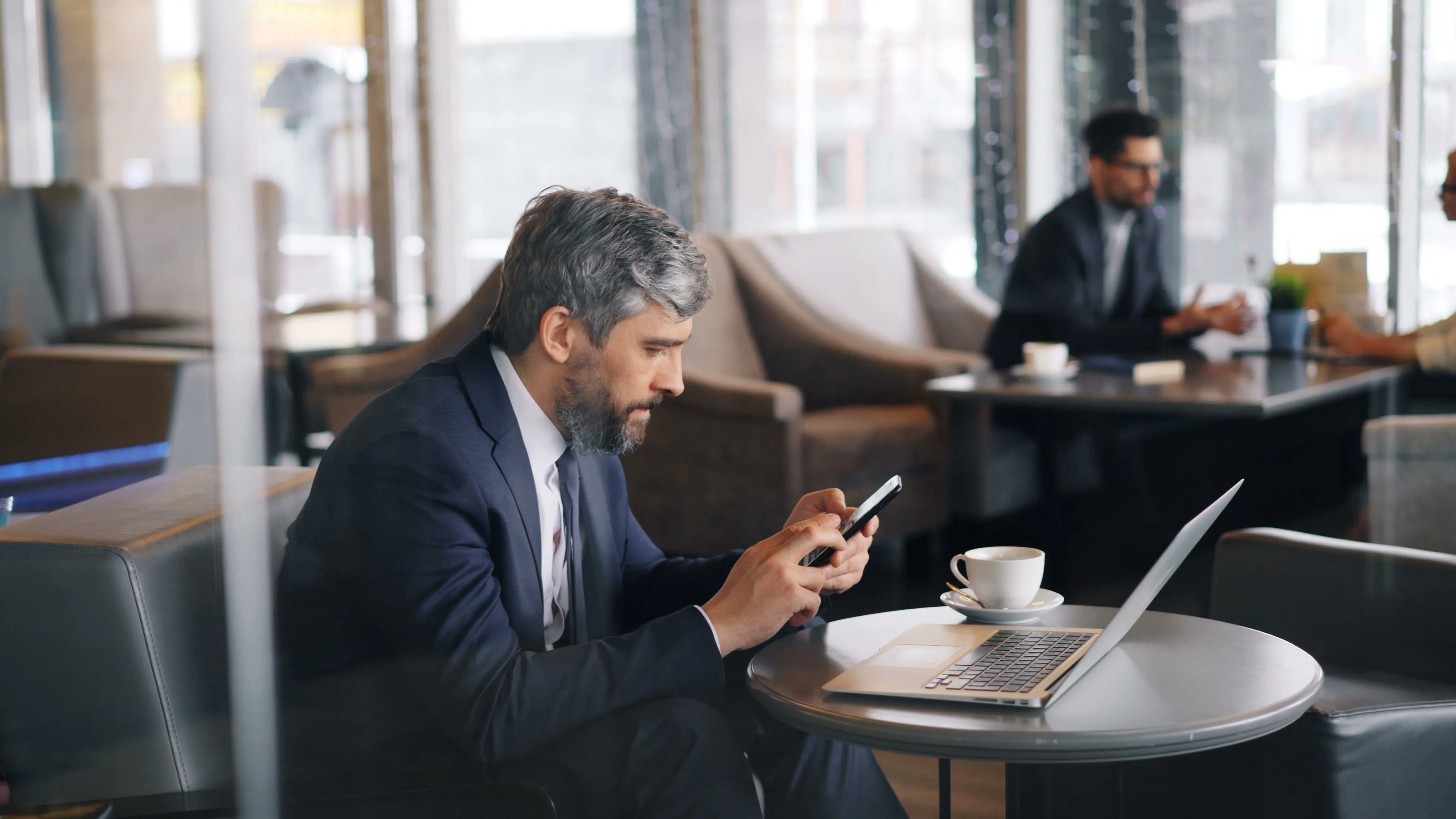 Ready to work, stuck downloading: Holafly for Business reveals airport Wi-Fi speed gaps